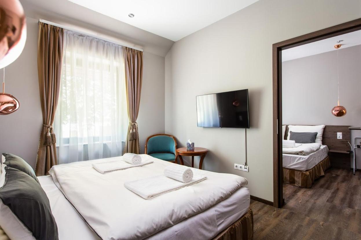 Waterfront Lodge Dunapataj Bagian luar foto